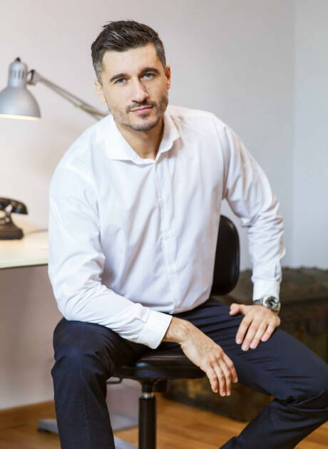 Slovak beefy Jay Roberts and beefcake Matt Anders fuck after dick sucking