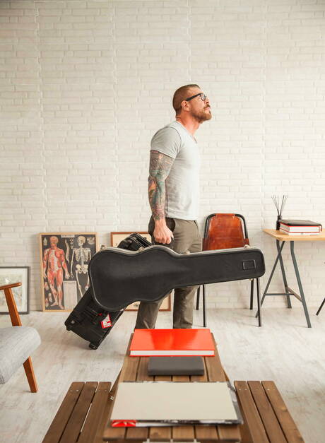 Spanish twink Josh Milk and american tough guy Rocco Steele fuck after dick sucking