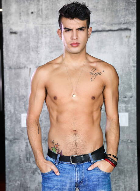 Pretty american guys husky guy Landon Mycles and beefcake Leo Fuentes in hot ass fuck action