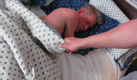 Hunky guy Bradley Michaels drilling an ass with fisting