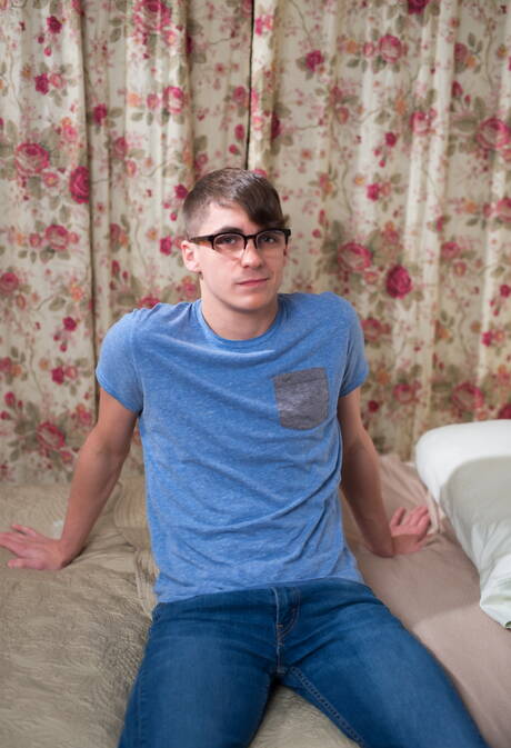 Pretty american boys muscular Brandon Wilde and pretty boy Kory Houston posing nude and showing nice butt