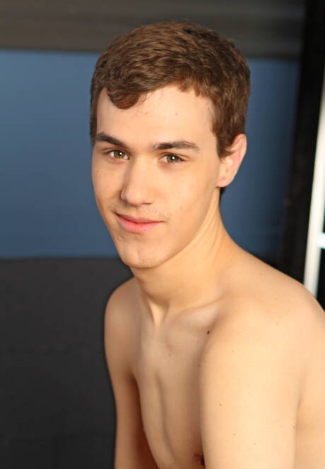 Sexy stud Andy Robindale and attractive boy Axel Wolf make a love