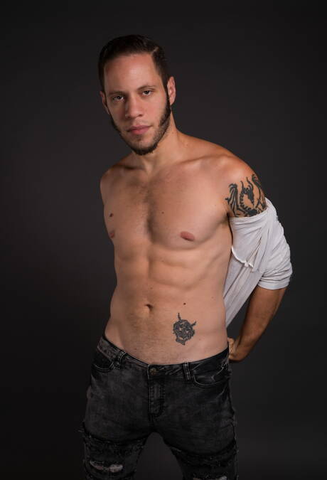 Nice american boys superstud Ethan Slade and husky guy Wolf Hudson posing nude and showing ass