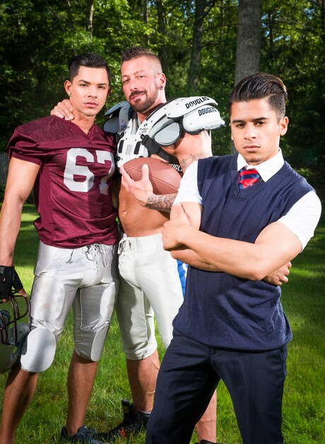 Famous americans, hunk Armond Rizzo and beefcake Hugh Hunter posing naked and showing hot butt outdoor