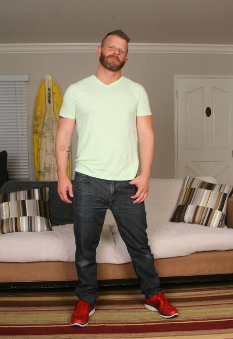 Pretty american boys muscular Jeremy Stevens and muscular Casey Everett in hard anal sex