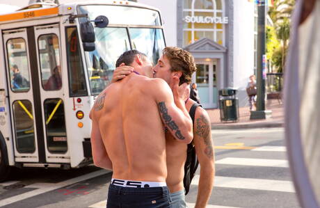 Two american dudes husky guy Jj Knight and young Kyler Ash have anal sex outdoor