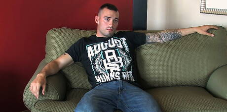 Beefy Wayne and strongman Vic have a good oral sex