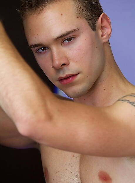 Young Gay Pics