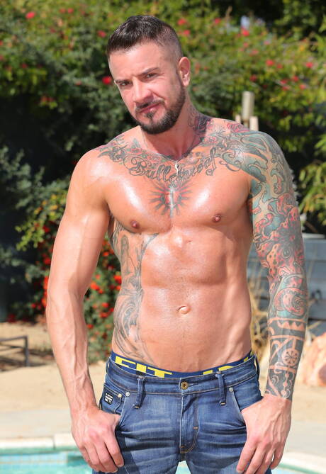 Nice american guys hunky guy Dolf Dietrich and hunk Leo Luckett drilling an ass in the pool