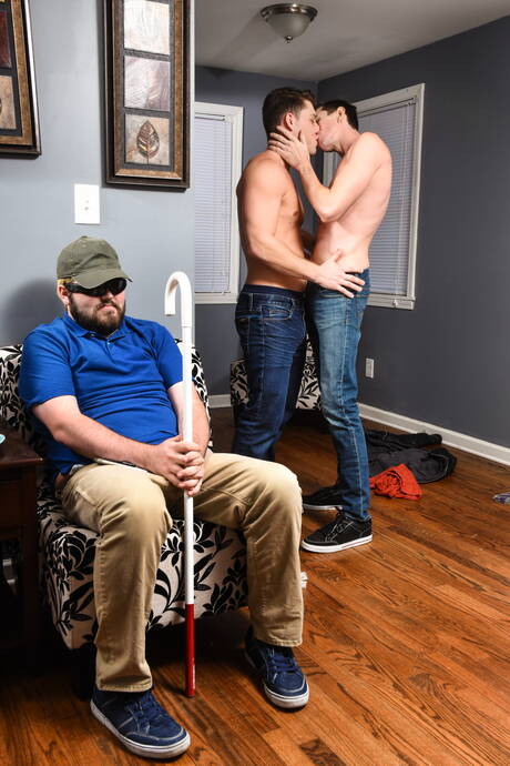 Sexy americans, strongman Paul Canon and beefy Jack Hunter have a hot sex