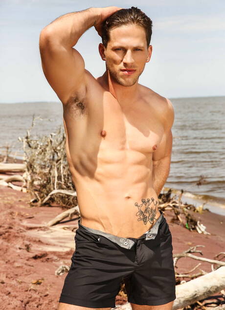 Famous americans, muscular Roman Todd and hunk Tobias fuck ass after sucking on the beach