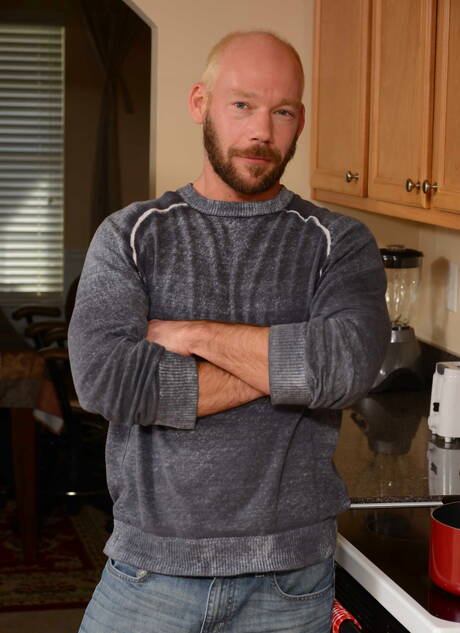 Two american guys hunky guy Max Sargent and gay bear Mike Tanner have a good anal sex in the kitchen