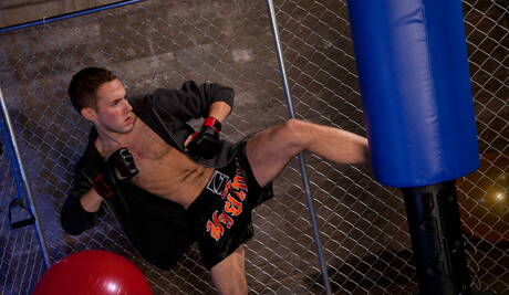 American beefcake Travis James and strongman Ethan Cruz in hot ass bang with fisting