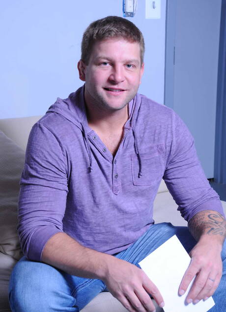 Pretty american guys bear Colby Jansen and mature bear Tony Paradise drilling an ass