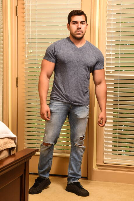 Sexy americans, strongman Justin Matthews and bull Damien Stone fuck ass after sucking dick