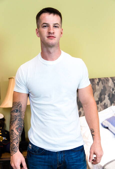 Tough guy Randon Rave and american hunk Quentin Gainz love each other