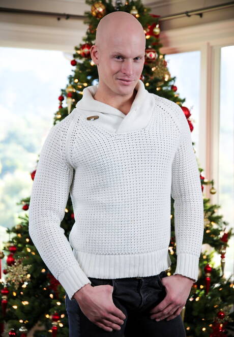 Sexy boys Lance Ford, Dalton Riley and Roman Eros have a good 3some sex