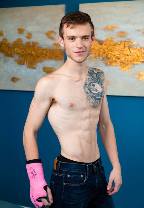 American stars beefy Scott Finn and stud Carter Woods have a good sex