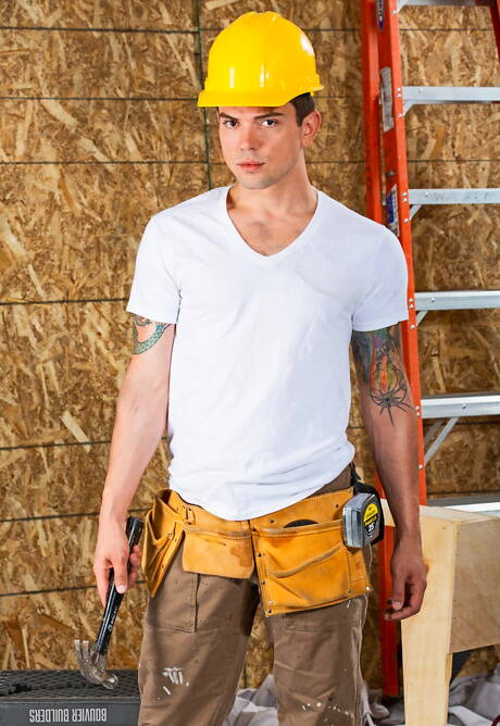 American pornstars muscular Arad Winwin and beefy Dakota Payne in hot anal sex