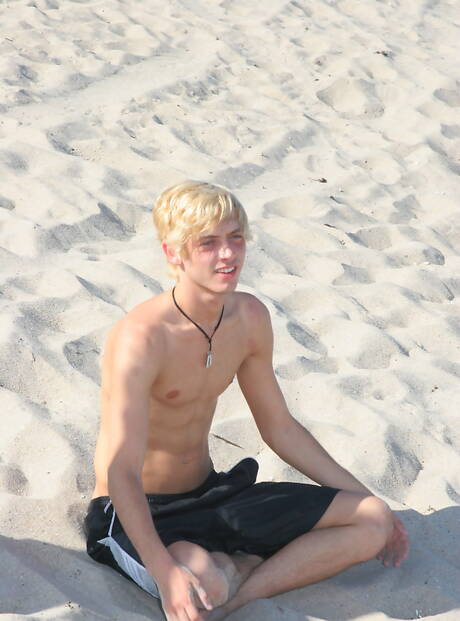 Gay Beach Pics