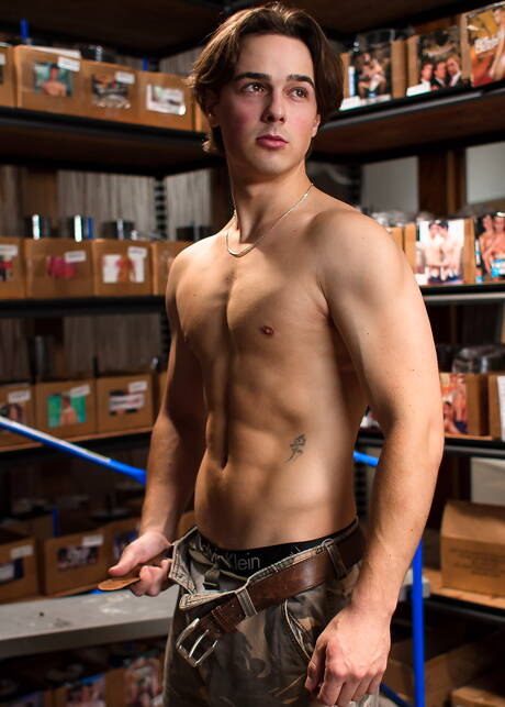 Nice american buddies young Lukas Grande and beefy Justin Owen have a hot sex