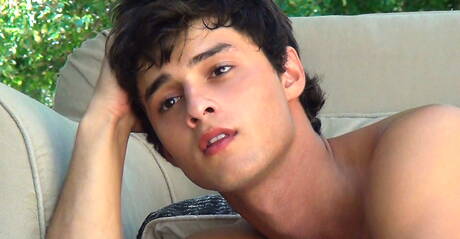 Czech superstud Andre Boleyn jack off his dick outdoor