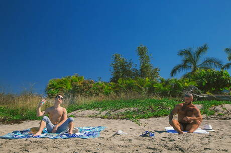Gay Beach Pics