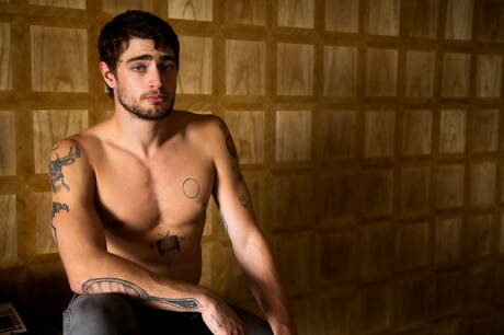 American pornstars well-built Justin Brody and hunk Ricky Roman fuck ass after sucking dick in bathroom