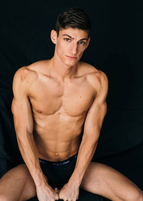 American hunky guy Aiden Ward and muscular Sean Peek sucking and fucking each other