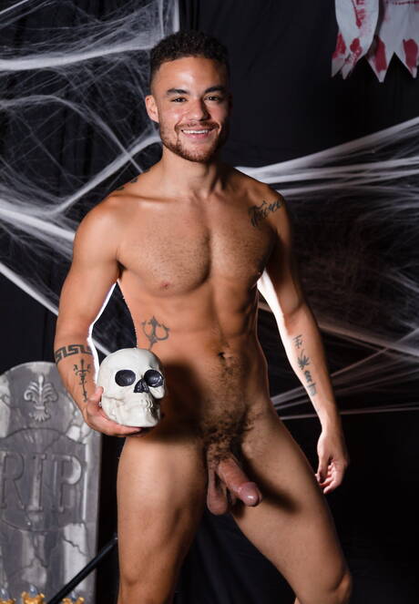 Horny buddies Carter Woods, Beaux Banks and Isaac Parker in hot 3some anal sex