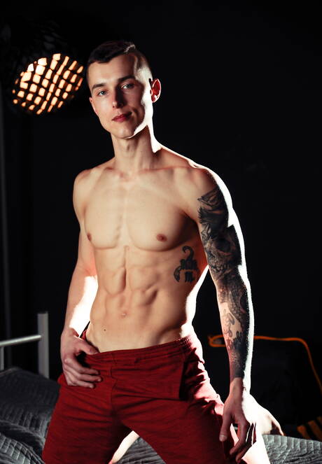 Two american boys muscular Roman Todd and husky guy Hoss Kado in hot homosexual scene