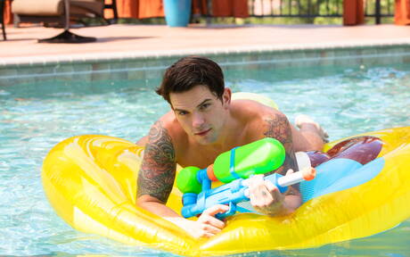 Nice american buddies husky guy Carter Woods and well-built Dakota Payne sucking and screwing each other at the pool