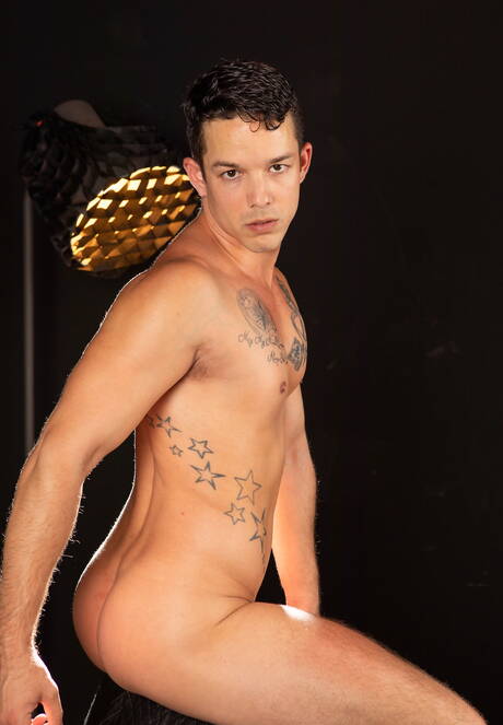 Two american guys beefy Roman Todd and superstud Nic Sahara have a good sex