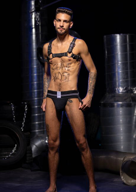 Hot guys Devin Franco, Tristan Hunter and Liam Skye in hot groupsex