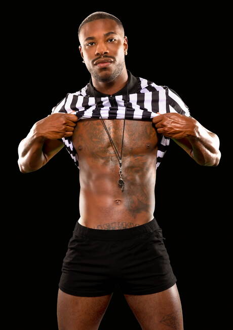 Hot boysBeau Butler, Adrian Hart and Reign have a hot interracial 3some sex