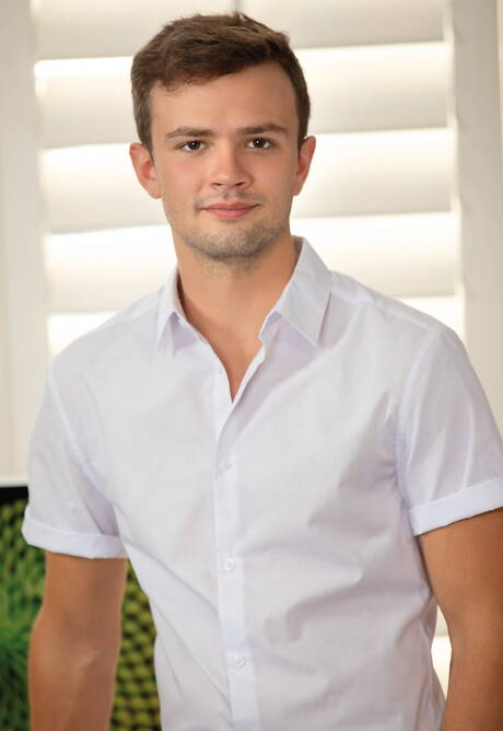 Hot americans, superstud Logan Cross and young dude Austin Avery have a hot couple scene