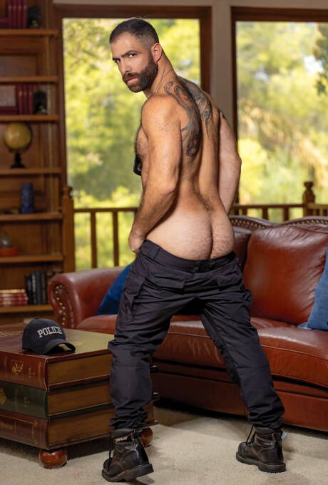 American stars gay bear Jake Nicola and young dude Austin Avery make a love