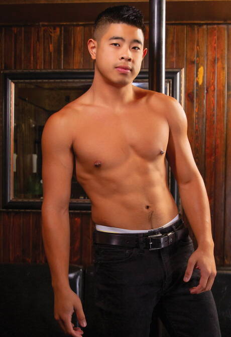 American muscular Colton Reece and  Luke Truong have a good sex