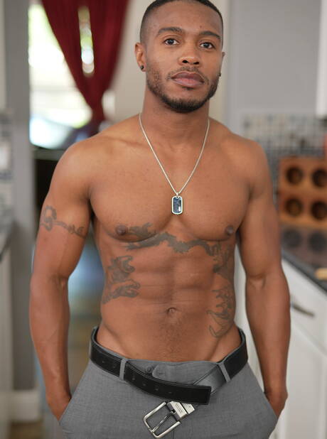 Shameless guys Andre Monsoon, Dillon Diaz and Jake Waters make a love in the kitchen