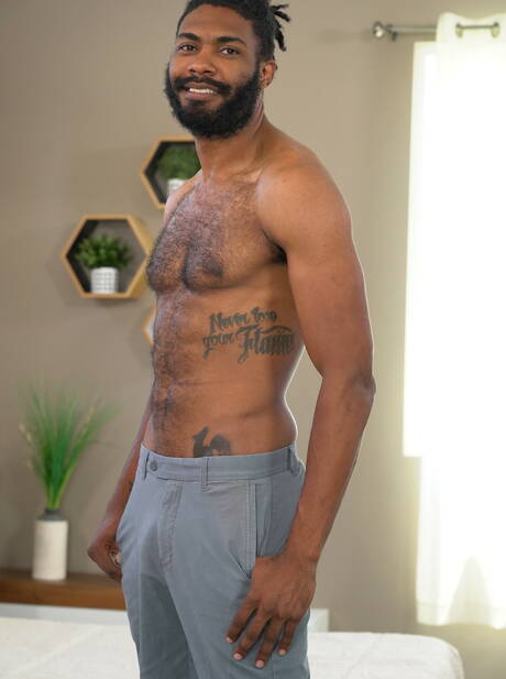 Horny buddies Darron Bluu, Hunter Triad and Jj Lake in hot interracial groupsex