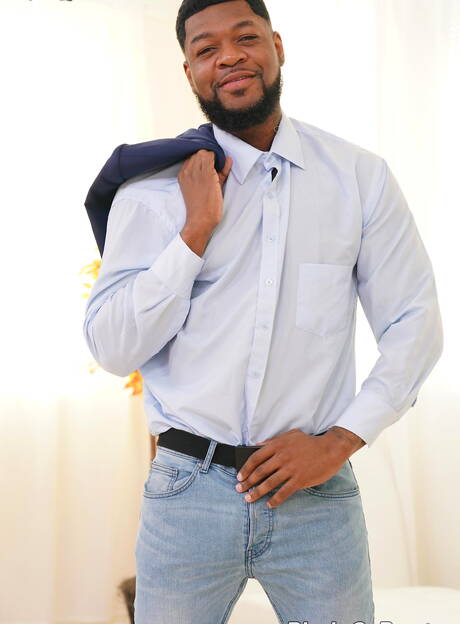 Horny boys Devin Trez, Mr Cali and Trent Olsen have a good interracial threesome sex