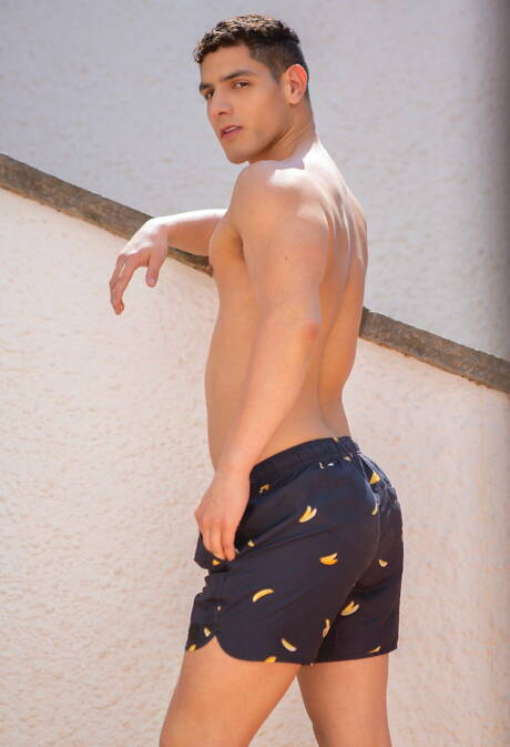 Bastian Karim and norwegian superstud Tyler Berg fuck ass after sucking dick in shower