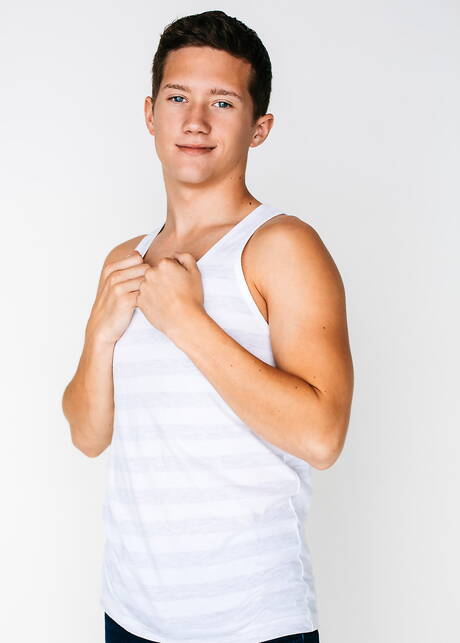 American hunk Tyler Hill posing nude and showing tight butt