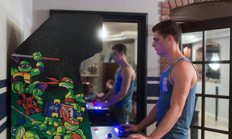 Two american dudes young dude Jacob Hansen and well-built Travis Stevens have a good oral sex