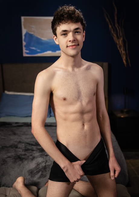 Shameless guys Joey Mills, Finn Harding and Troye Dean have threesome anal sex