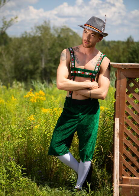 Canadian bull Malik Delgaty and  King Heart fuck ass after sucking cock outdoor