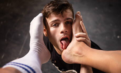 American young boy Ryan Bailey and twink Phillipe Massa get naked and showing hot butt