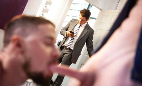 Canadian hunk Skyy Knox and american husky guy Finn Harding in hot anal sex