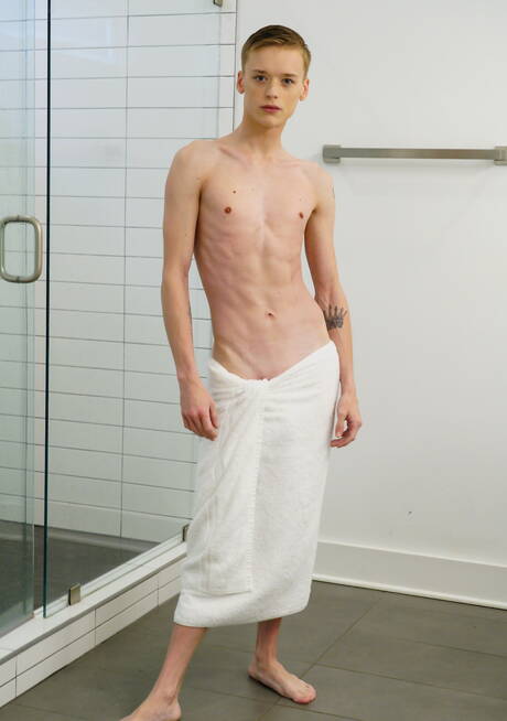 Sexy Johnny Rapid, Masyn Thorne and Blake Dyson in hard 3some sex in shower