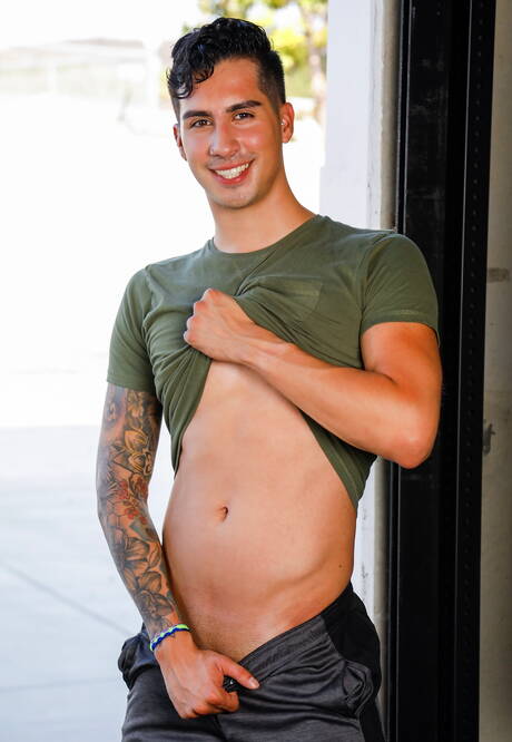 American stars young boy Kian Kane and stud Maksim Johnson have a hot couple scene